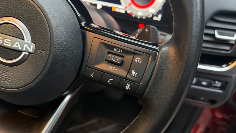 Nissan Qashqai 1.3 DiG-T MH 158 N-Connecta 5dr Xtronic Petrol Hatchback